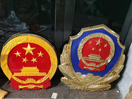 贴金警徽的维护与保养技巧